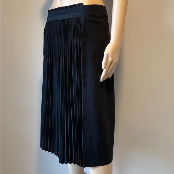 Elie Tahari Dark Blue Maxi Skirt with Accordion Pleat Front. - Picture 3 of 7